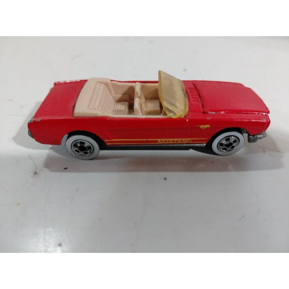 Hot Wheels 1984 Malaysia 1:64 DieCast 1965 Ford Mustang Convertible Muscle Car